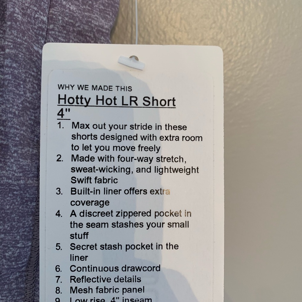 Lululemon Hotty Hot LR Short 4”
